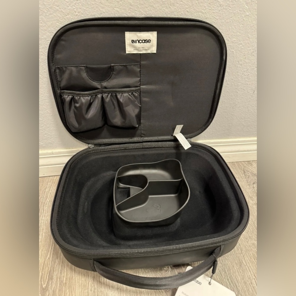 Incase Carry Case for Meta Quest Pro Black Brand New With Tags